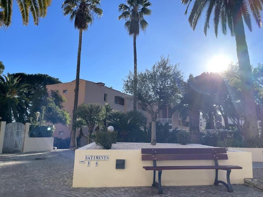 Appartement Vue Mer, 5Min A Pied De La Plage, Parking Prive Vallauris Eksteriør billede